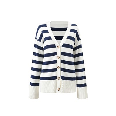 Áo len oversized sọc tương phản